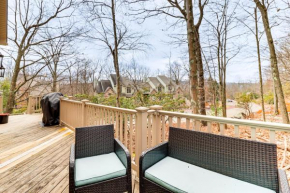 Walk to Big Boulder Mtn Townhome with Deck!